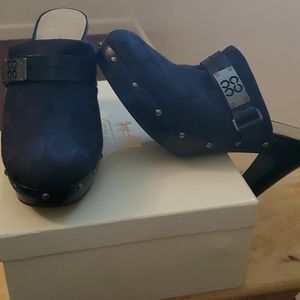 Rare Coach clogs new